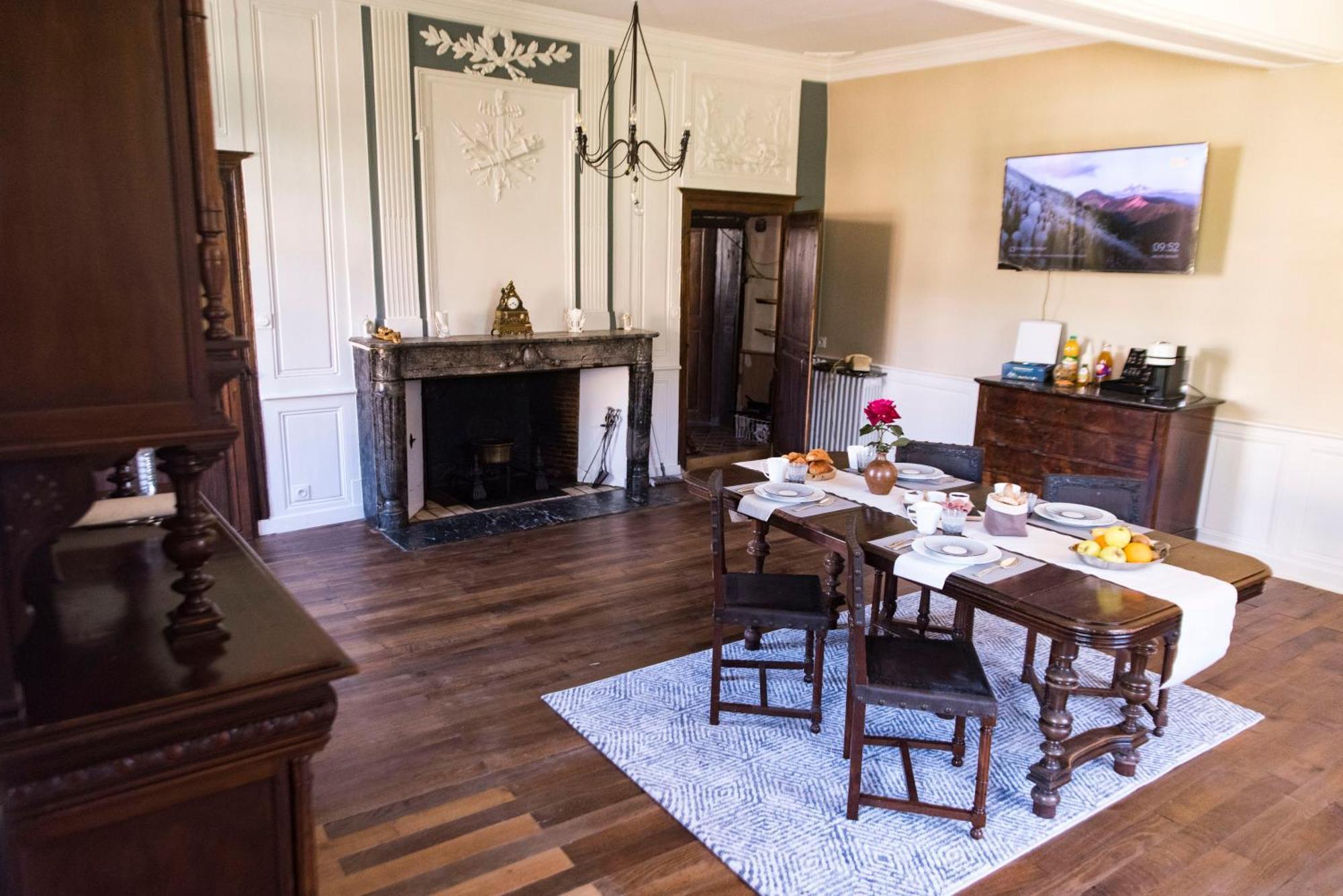 Le Bas Chitray Bed & Breakfast Ménil Exterior foto