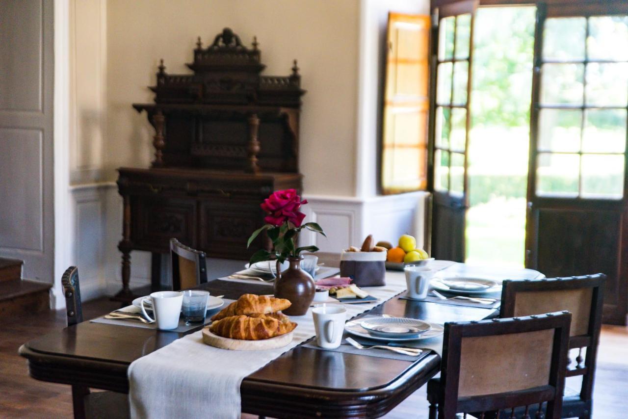 Le Bas Chitray Bed & Breakfast Ménil Exterior foto