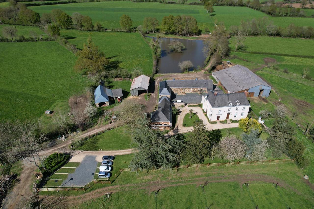 Le Bas Chitray Bed & Breakfast Ménil Exterior foto