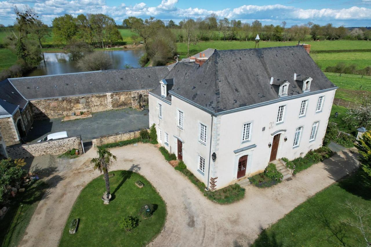 Le Bas Chitray Bed & Breakfast Ménil Exterior foto