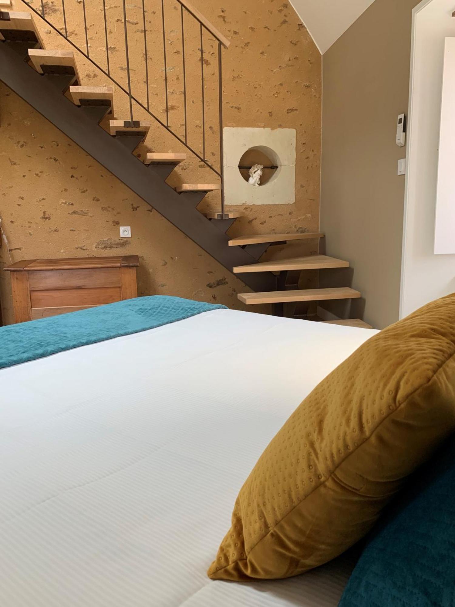 Le Bas Chitray Bed & Breakfast Ménil Exterior foto