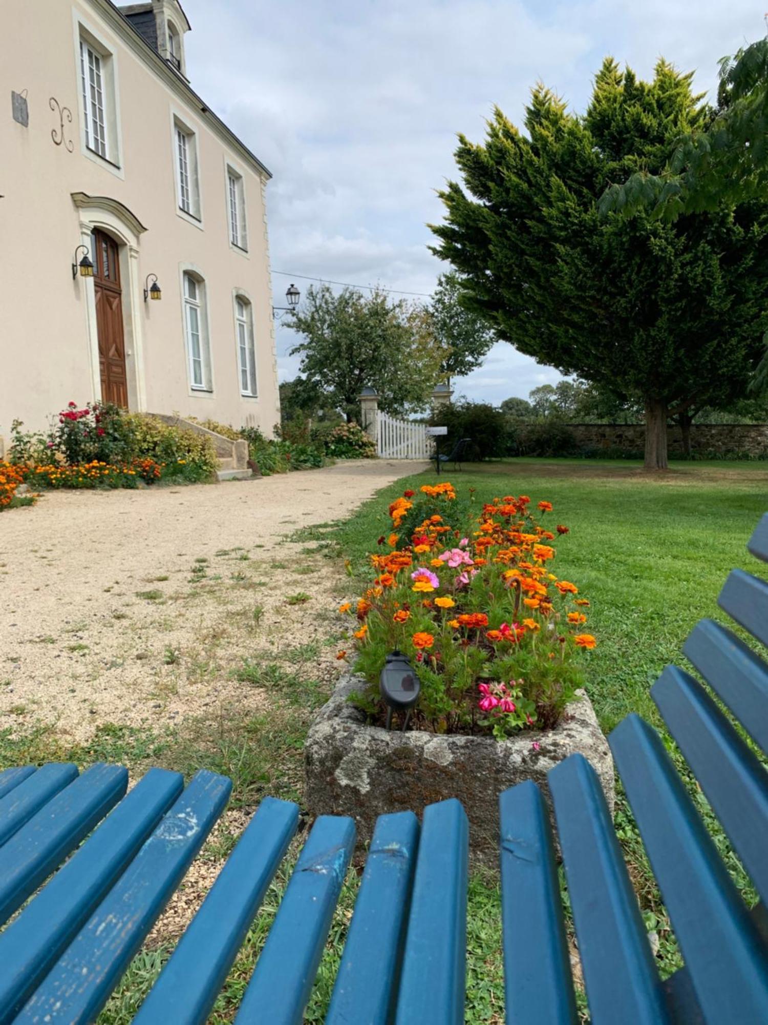 Le Bas Chitray Bed & Breakfast Ménil Exterior foto